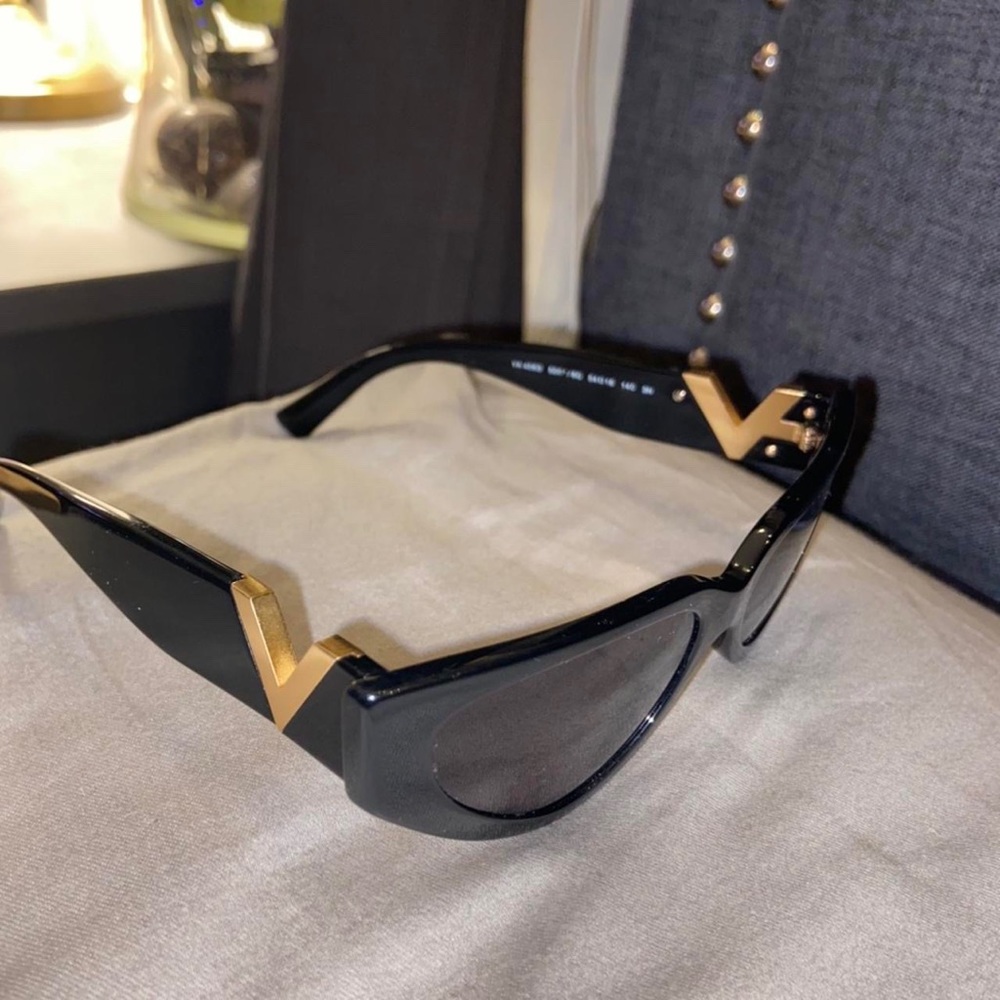 Valentino - Acetate cat eye Sunglasses with VLOGO